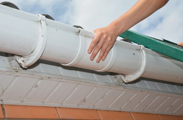 Gutter Reattachment in Ball Ground